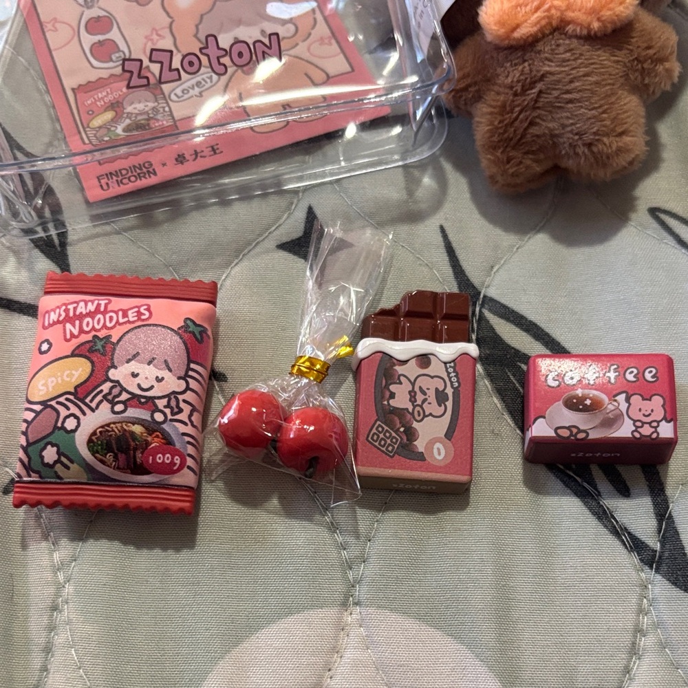 ZZoton Shop Finding Unicorn -Bear with accessories - Picture 3 of 3